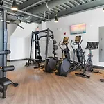 1Bd Sleeps 4 With Views - Near Fish Town And Old City