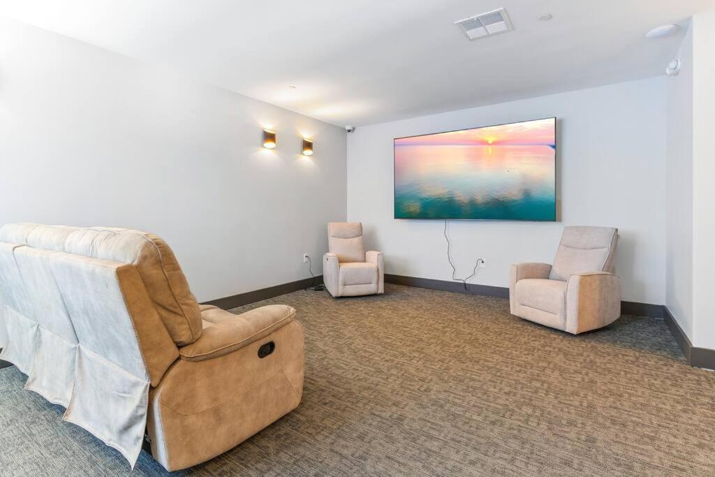 Apartment 1bd Sleeps 4 With Views - Near Fish Town And Old *