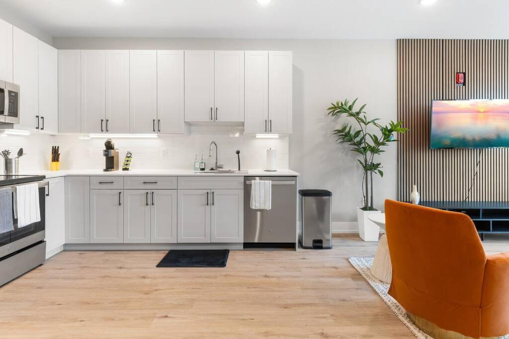 Apartment 1bd Sleeps 4 With Views - Near Fish Town And Old Philadelphia